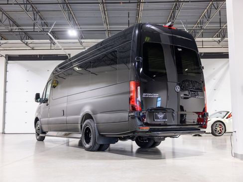 Used 2025 Mercedes-Benz Sprinter 3500 image 5