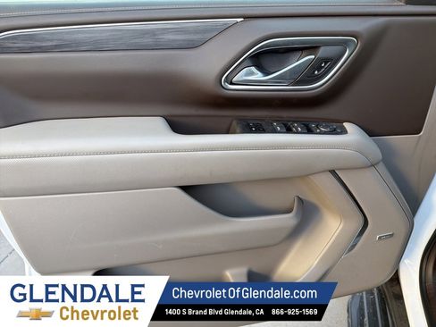 Used 2022 GMC Yukon SLT w/ SLT Premium Package image 15