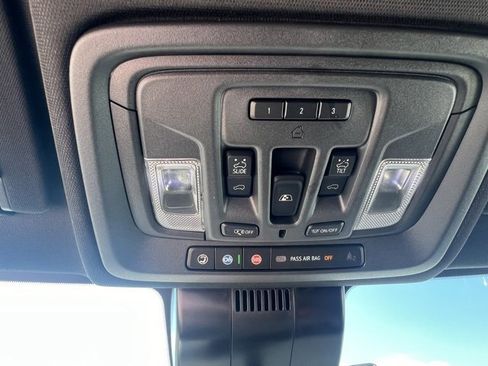 Used 2025 Chevrolet Silverado 2500 High Country w/ High Country Premium Package image 21