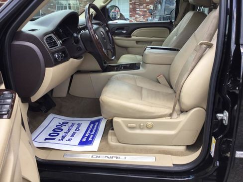 Used 2010 GMC Yukon XL Denali AWD/4WD image 24