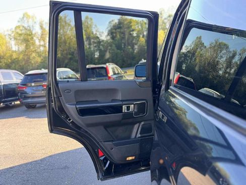 Used 2011 Land Rover Range Rover HSE image 11