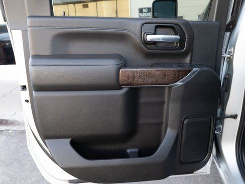 Used 2020 GMC Sierra 2500 Denali w/ Denali Ultimate Package image 12