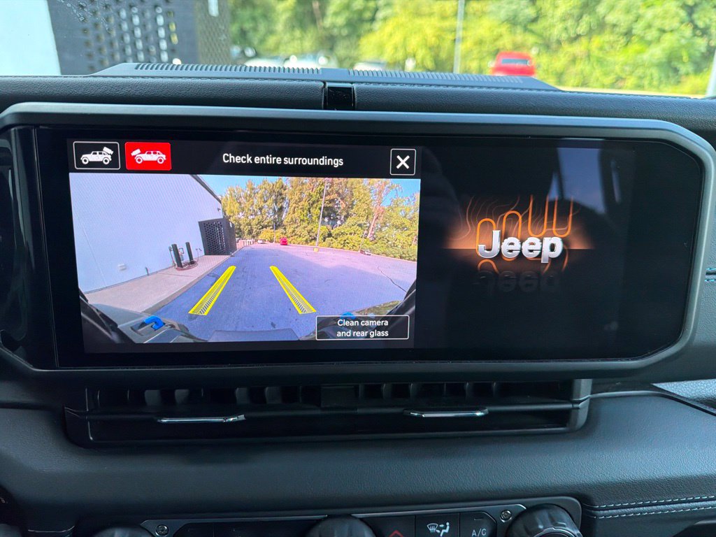 Used 2024 Jeep Wrangler High Altitude AWD/4WD image 91