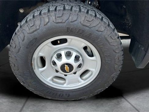Used 2024 Chevrolet Silverado 2500 W/T image 9