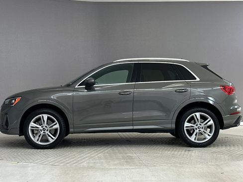Used 2021 Audi Q3 2.0T Premium w/ Convenience Package AWD/4WD image 2