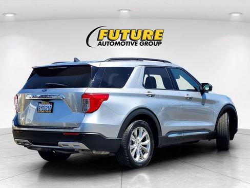 Certified 2021 Ford Explorer XLT w/ Equipment Group 202A RWD image 4