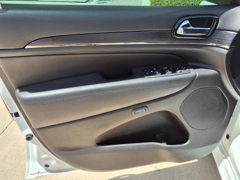Used 2020 Jeep Grand Cherokee High Altitude RWD image 15