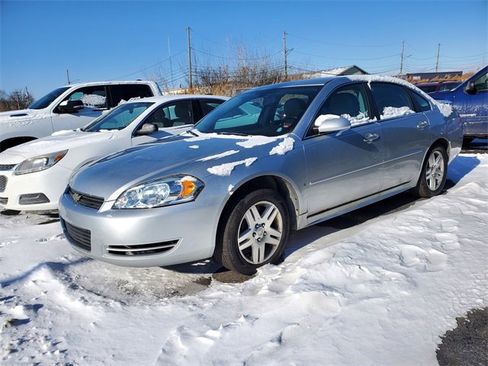 Used 2009 Chevrolet Impala LT w/ Luxury Edition Package image 2