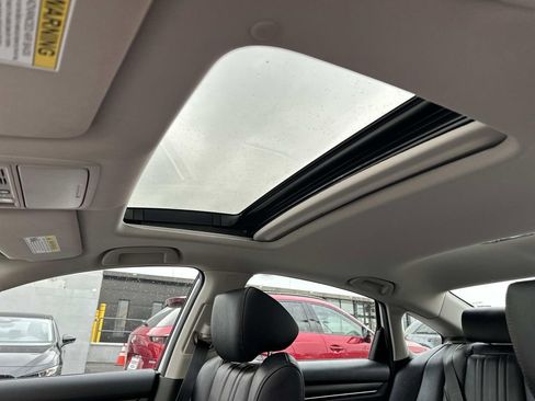 Used 2019 Honda Accord Touring image 28