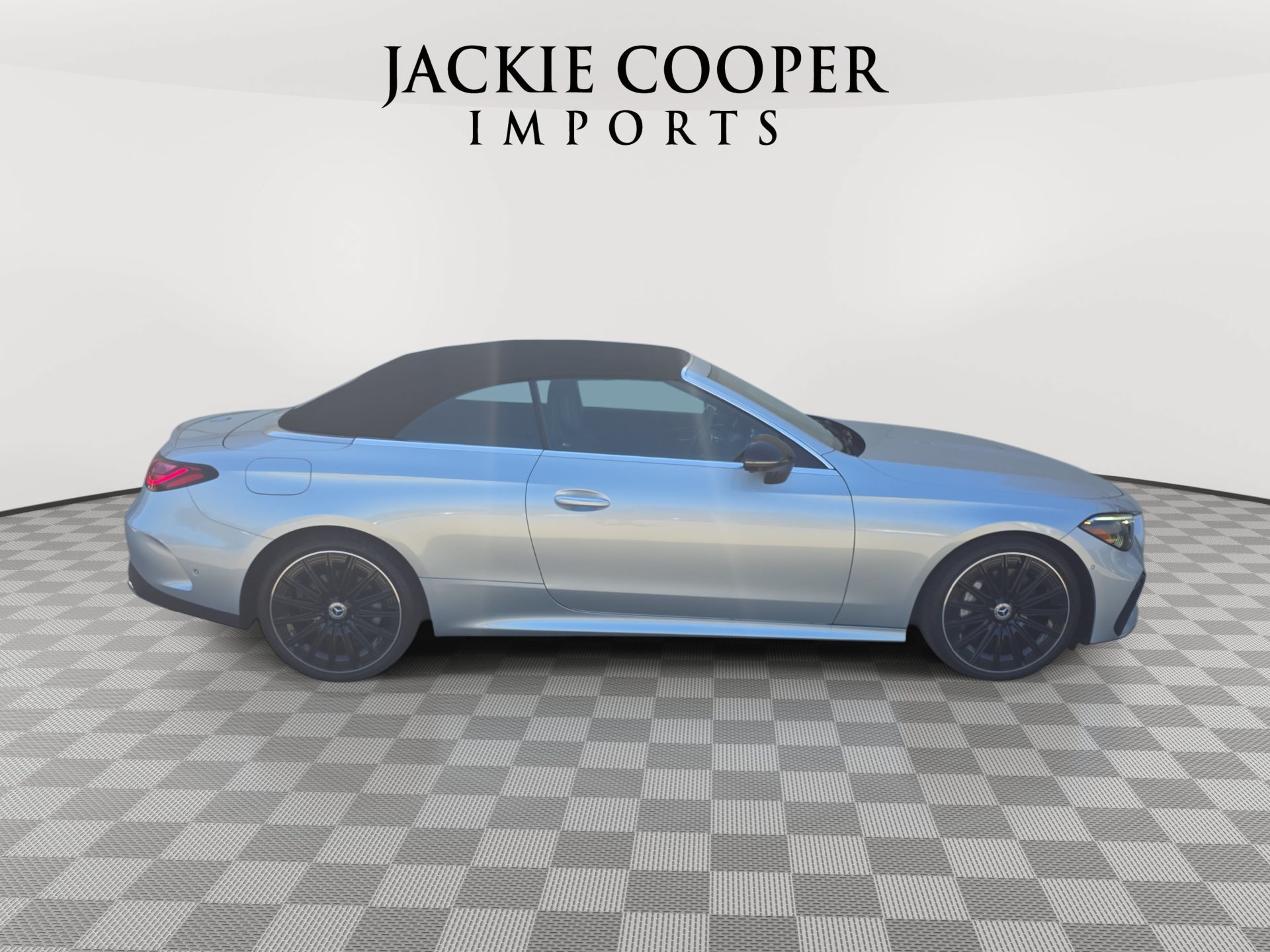 Certified 2024 Mercedes-Benz CLE 450 4MATIC Cabriolet image 4