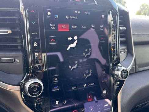Used 2019 RAM 1500 Laramie AWD/4WD image 37