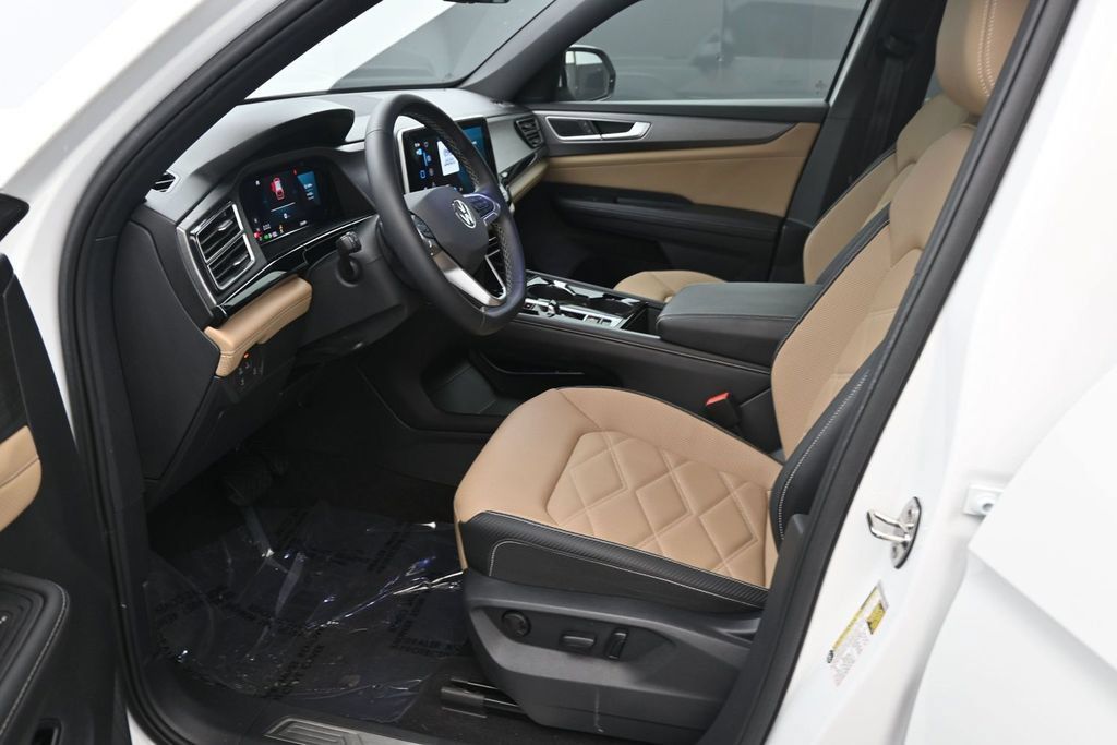Used 2024 Volkswagen Atlas Cross Sport SE AWD/4WD image 13