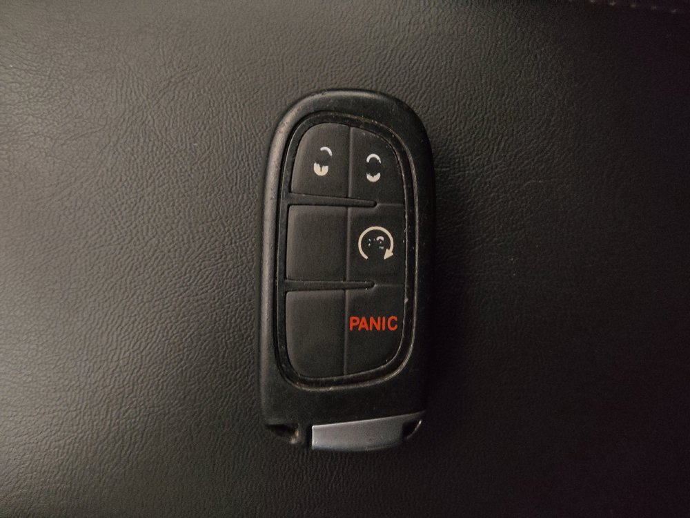 Used 2021 Jeep Cherokee Latitude Plus AWD/4WD image 32