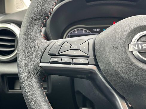 Used 2025 Nissan Versa SR w/ Trunk Package image 26