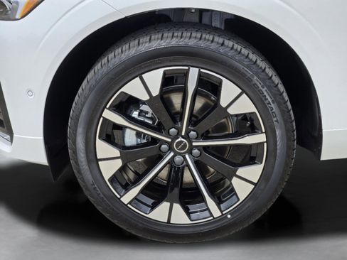 New 2026 Volvo XC60 B5 Plus w/ Protection Package Premier image 33