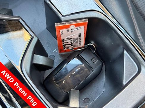 Used 2025 Toyota Camry XLE image 29