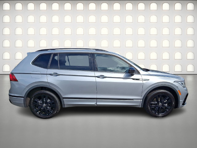 Used 2022 Volkswagen Tiguan SE R-Line AWD/4WD image 7
