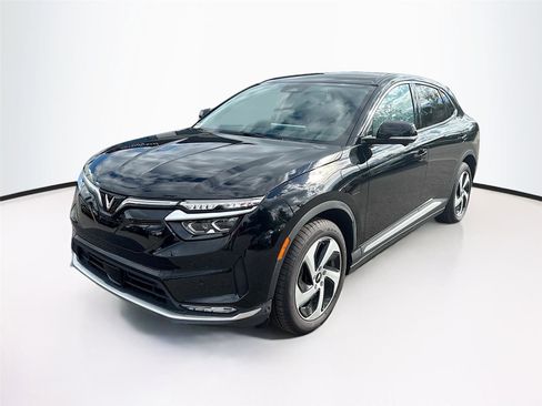 New 2025 VinFast VF 8 Eco image 3