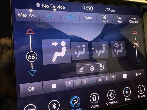 Used 2018 Chrysler Pacifica Limited w/ Advanced Safetytec Group image 30