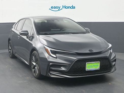 Used 2024 Toyota Corolla SE image 2