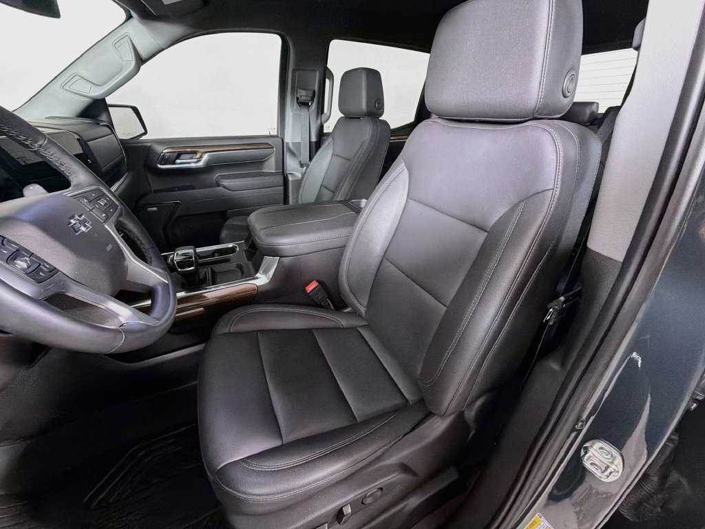 Used 2026 Chevrolet Silverado 1500 LT Trail Boss w/ LT Trail Boss Premium Package AWD/4WD image 12