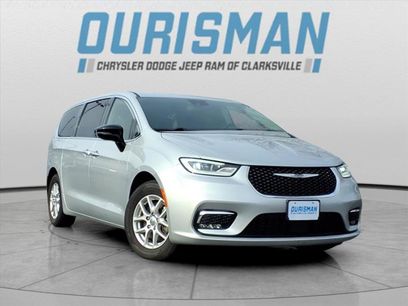 Used 2024 Chrysler Pacifica Touring-L