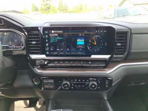 Used 2025 Chevrolet Silverado 1500 LT w/ Safety Package AWD/4WD image 11