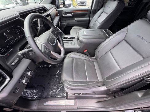 Used 2025 GMC Sierra 3500 Denali w/ Denali Reserve Package AWD/4WD image 17