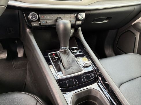 Used 2025 Jeep Compass Limited image 42