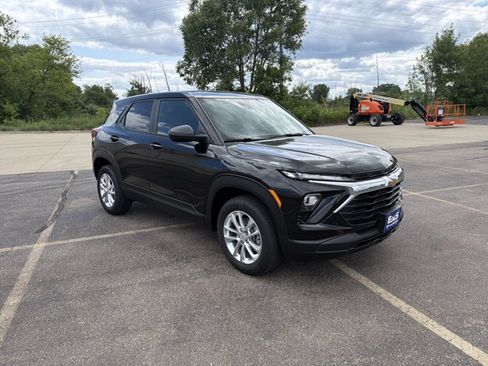 New 2026 Chevrolet TrailBlazer LS w/ LS Convenience Package AWD/4WD image 3