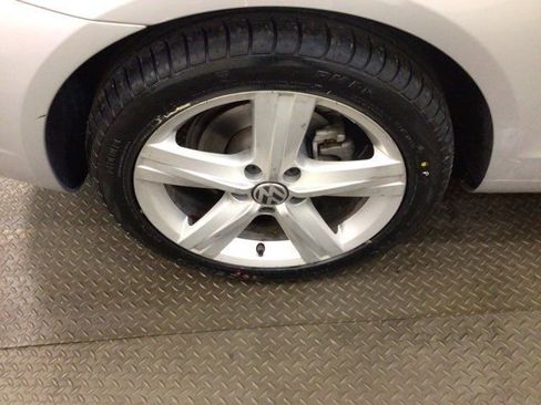 Used 2012 Volkswagen Eos Lux image 27