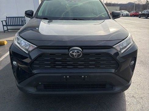 Used 2020 Toyota RAV4 XLE Premium image 6
