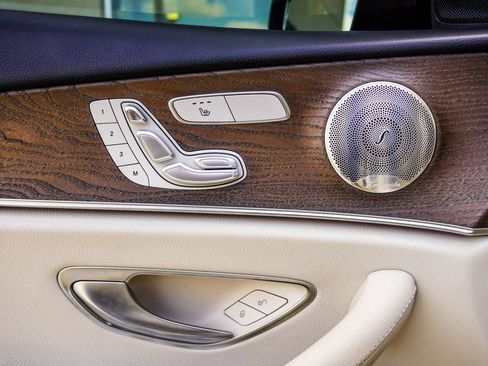 Used 2022 Mercedes-Benz E 350 Sedan image 34