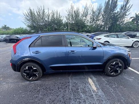 Used 2023 Kia Niro Wind w/ Wind Preserve Package FWD image 8