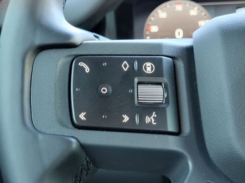 Used 2024 Land Rover Defender 110 X-Dynamic SE AWD/4WD image 16