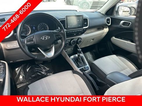 Used 2021 Hyundai Venue SEL FWD image 15