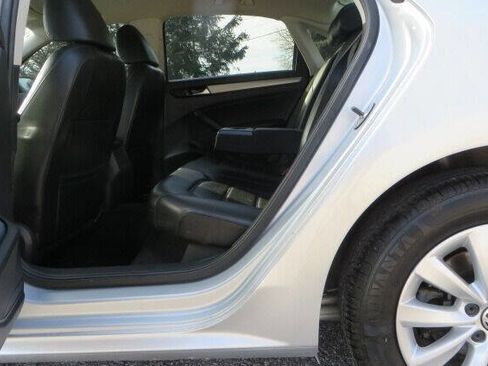 Used 2014 Volkswagen Passat 1.8T Wolfsburg Edition image 14