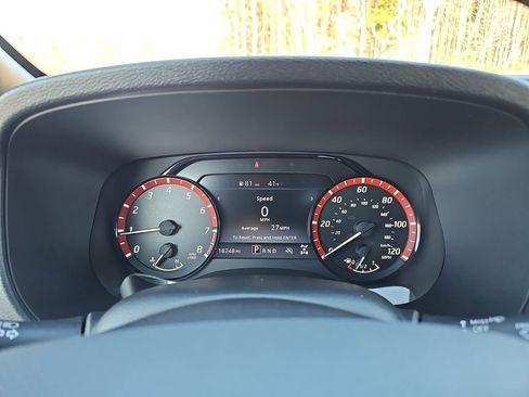 Used 2024 Nissan Frontier PRO-4X w/ Off-Road Protection Package image 23