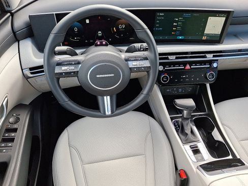 Certified 2025 Hyundai Tucson SEL image 11