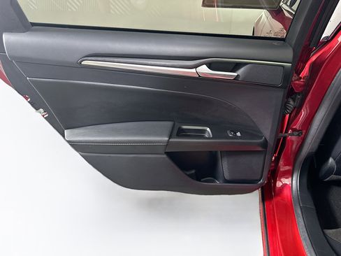 Used 2020 Ford Fusion Titanium image 27