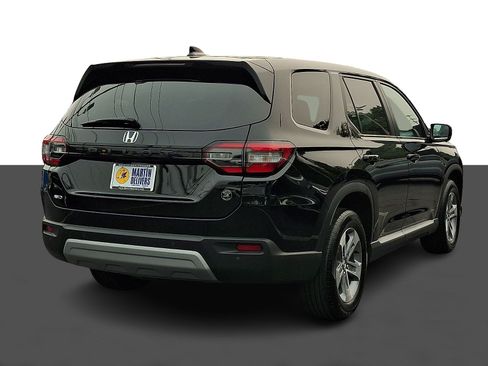 Certified 2025 Honda Pilot EX-L image 6