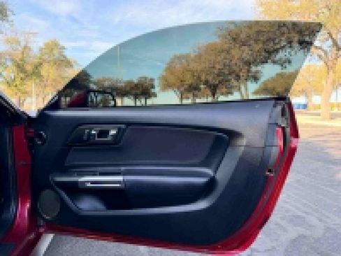 Used 2017 Ford Mustang Coupe image 18