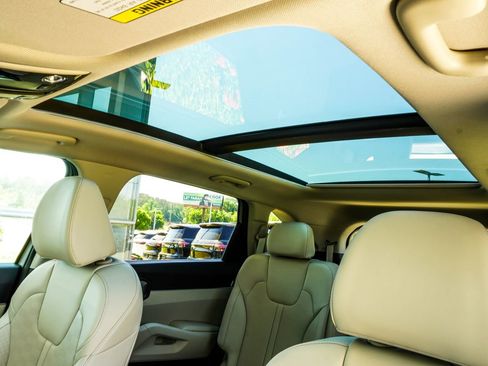 Used 2025 Kia Sorento EX w/ Panoramic Sunroof Package FWD image 40