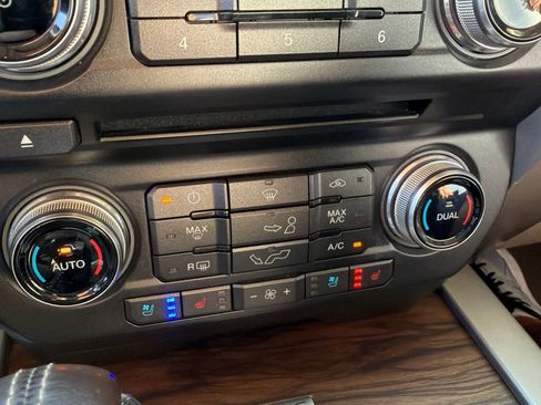 Certified 2018 Ford F150 Lariat w/ Equipment Group 502A Luxury AWD/4WD image 7