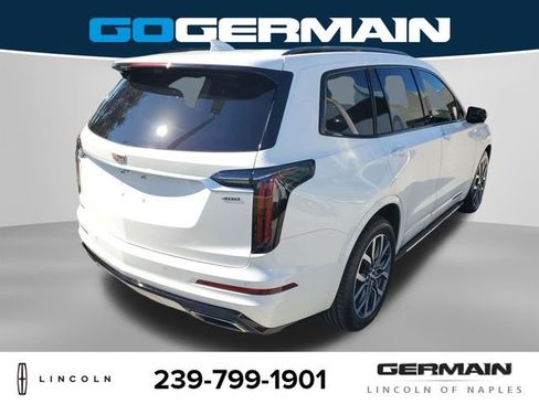 Used 2022 Cadillac XT6 Sport w/ Platinum Package image 7