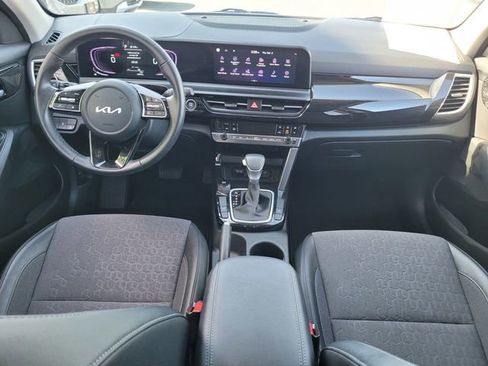 Certified 2025 Kia Seltos S FWD image 17