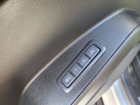 Used 2018 Chevrolet Tahoe Premier AWD/4WD image 10