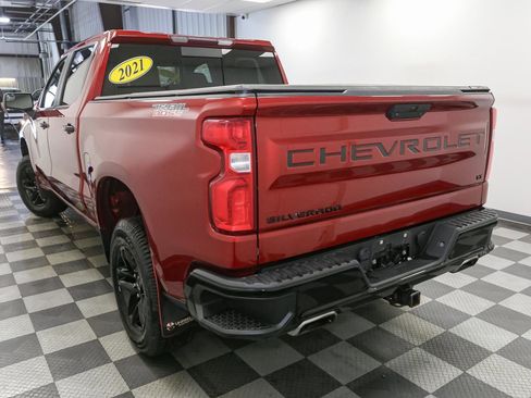 Used 2021 Chevrolet Silverado 1500 LT Trail Boss w/ Convenience Package II AWD/4WD image 11
