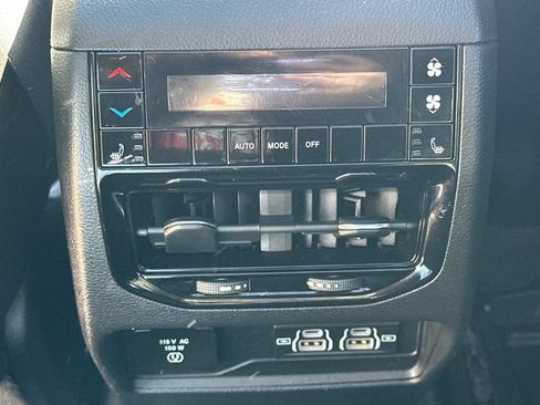 Used 2023 Jeep Grand Cherokee L Limited AWD/4WD image 23