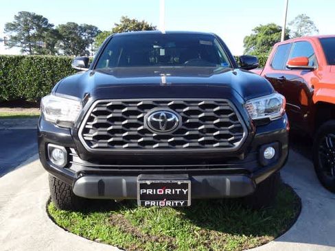 Used 2021 Toyota Tacoma TRD Off-Road w/ Technology Package AWD/4WD image 2